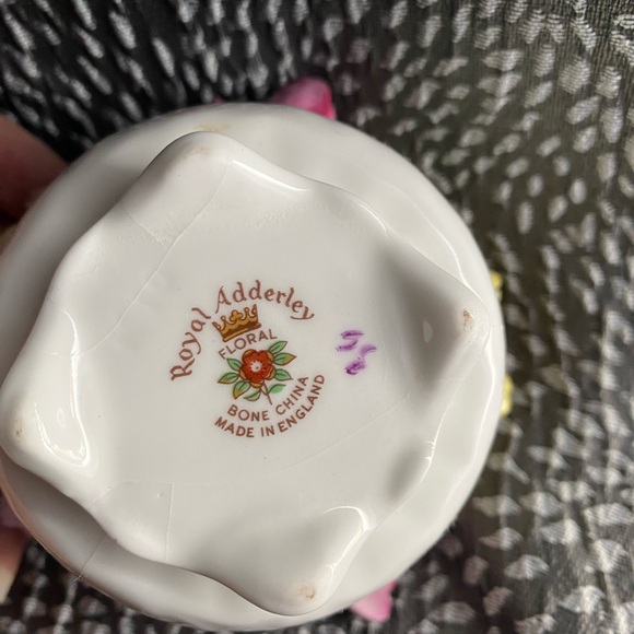 Floral Bone China Arrangement - Picture 4 of 4